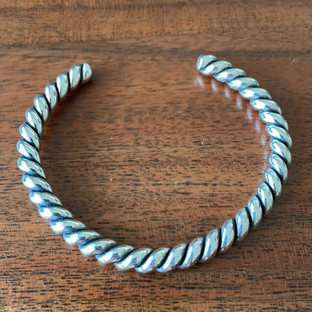 David Yurman 925 sterling silver Men’s or unisex 3 inch wide twisted open bangle
